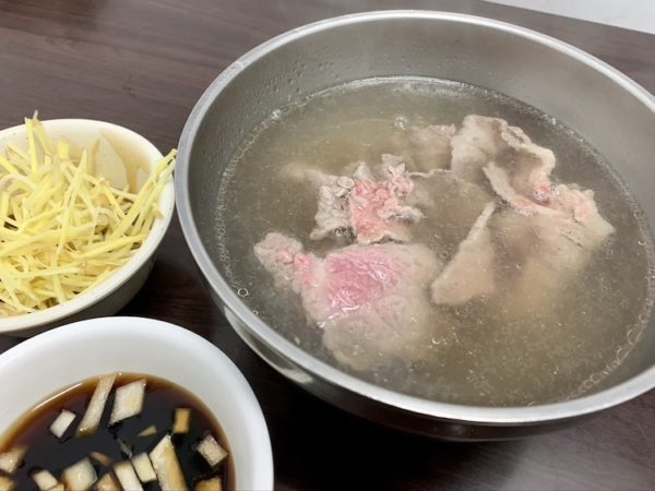 台南　食べ物　グルメ　おすすめ　牛肉湯 阿財